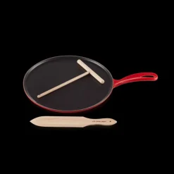 LE CREUSET Poêles|Crêpière Fonte Émaillée 27 cm Cerise avec Accessoires
