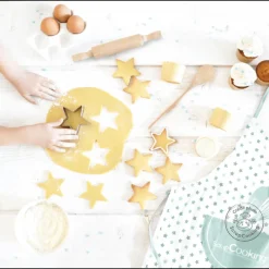 SCRAPCOOKING Tablier De Cuisine|Emporte Pièce - Découpoir Pâtisserie|Mallette Kit Pâtisserie Enfant