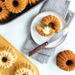 NORDIC WARE Moule Anti-adhésif|Moules À Gâteaux|Moule Mini Bundt Anniversaire (x6) Gold