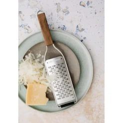 MICROPLANE Râpes À Fromage|Râpe À Légumes|Râpe Double Tranchant Master Manche en Bois